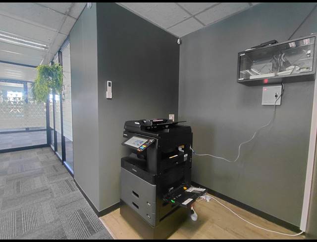 241M² OFFICE TO LET IN BRYANSTON